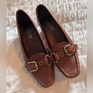 Geox Women's Tan Leather Loafers with Gold Accents